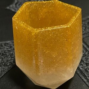 Gold& pearl white ombré with gold flake trinket cup!